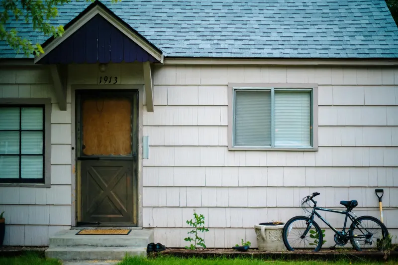 Before Algorithms Delivered Headlines: The Kid on a Bike Who Brought the World to Your Door