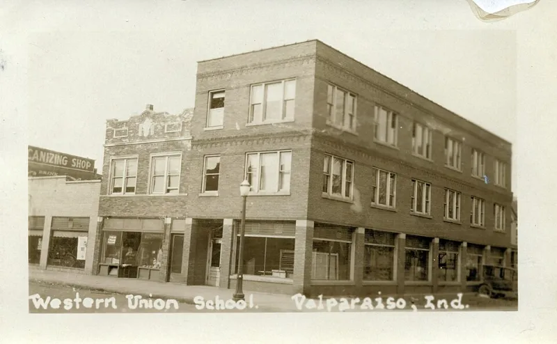 The Yellow Envelope That Stopped Time: When America's Biggest News Came Twenty Words at a Time